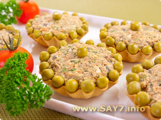 Тарталетки с салатом из куриной печени
