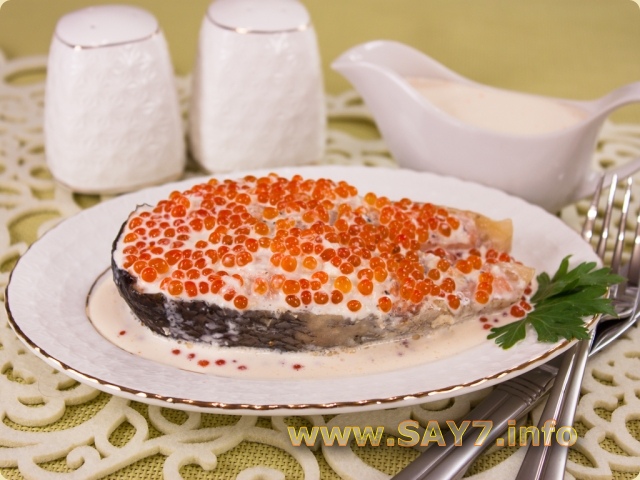 Семга в сливочно-икорном соусе